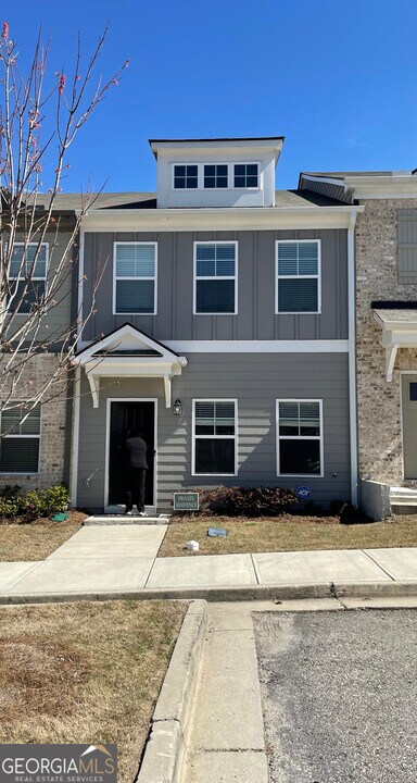 832 Ambient Way in Atlanta, GA - Building Photo