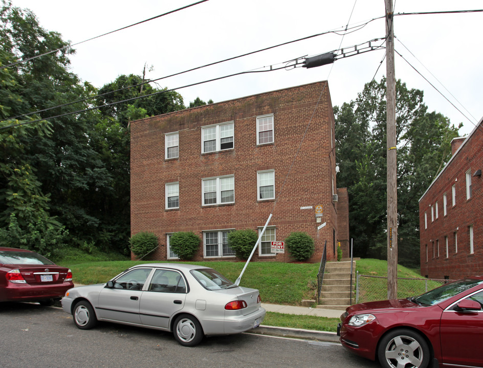 2711 Q St SE in Washington, DC - Building Photo