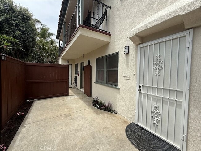 2851 E Vista St in Long Beach, CA - Building Photo - Building Photo