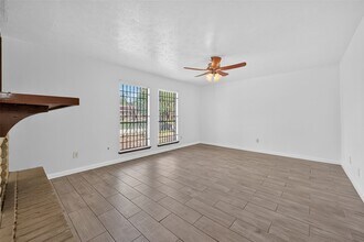 5711 Hopetown Dr in Houston, TX - Building Photo - Building Photo