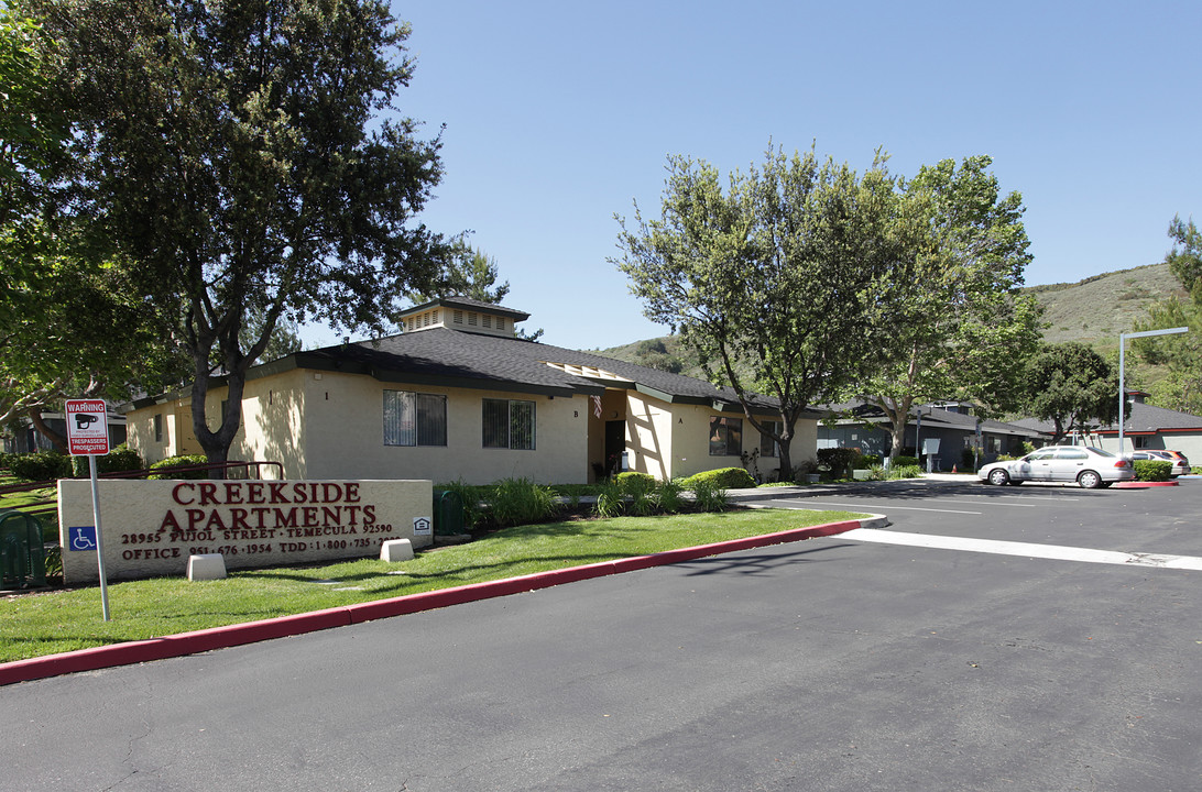 Creekside Apartments in Temecula, CA - Foto de edificio