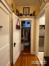 1572 Commonwealth Ave, Unit 3 in Boston, MA - Foto de edificio - Building Photo