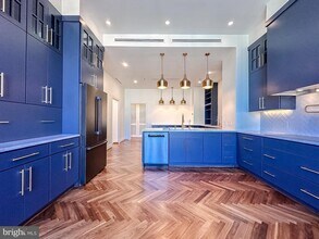 10 E Lee St in Baltimore, MD - Building Photo - Building Photo
