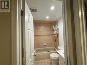 106 Marydale Ave in Markham, ON - Building Photo - Building Photo