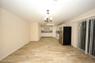 12620 Rio Bravo St in Rosharon, TX - Building Photo - Building Photo