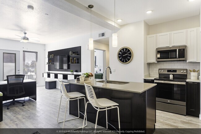 The Devon at University Place photo'