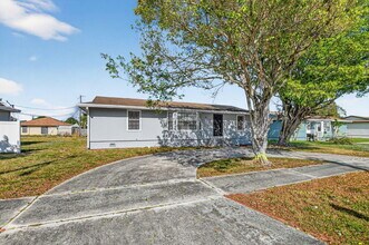 539 NW 8th Ave in Boynton Beach, FL - Building Photo - Building Photo