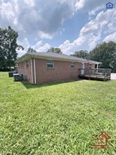 207 Bermuda Dr in McMinnville, TN - Foto de edificio - Building Photo