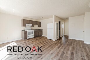 12883 San Fernando Rd in Los Angeles, CA - Building Photo