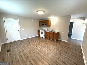 38 Geter Cir in Newnan, GA - Building Photo - Building Photo