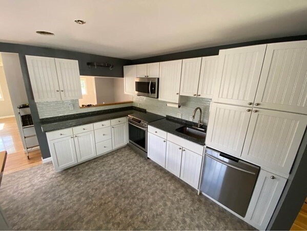 107 Lexington St in Burlington, MA - Building Photo - Building Photo
