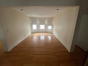 555 Heath St, Unit 555 Heath, #2 in Chestnut Hill, MA - Foto de edificio - Building Photo