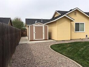 1014 N Manship Ave in Meridian, ID - Building Photo - Building Photo