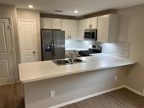 132 Pine Bend Ct in Magnolia, TX - Building Photo - Building Photo