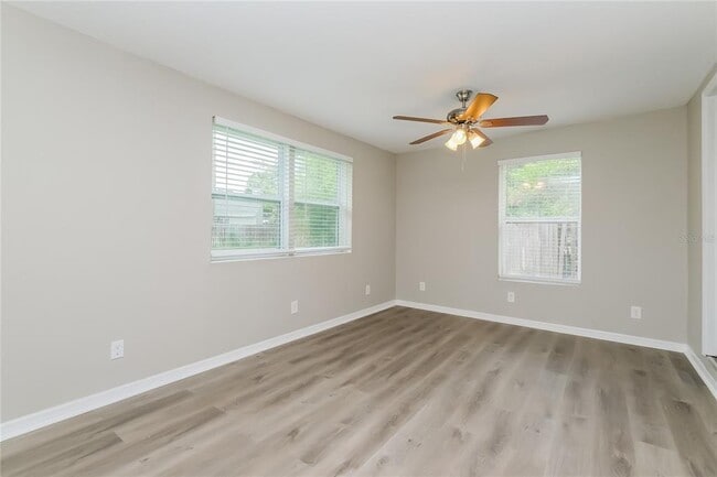 1909 Glen Echo Ln in Clearwater, FL - Building Photo - Building Photo