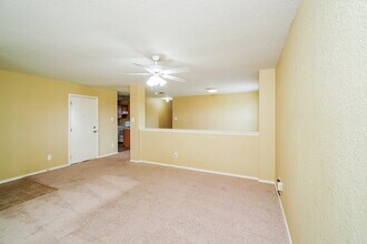 8007 Heights Valley in Converse, TX - Building Photo - Building Photo