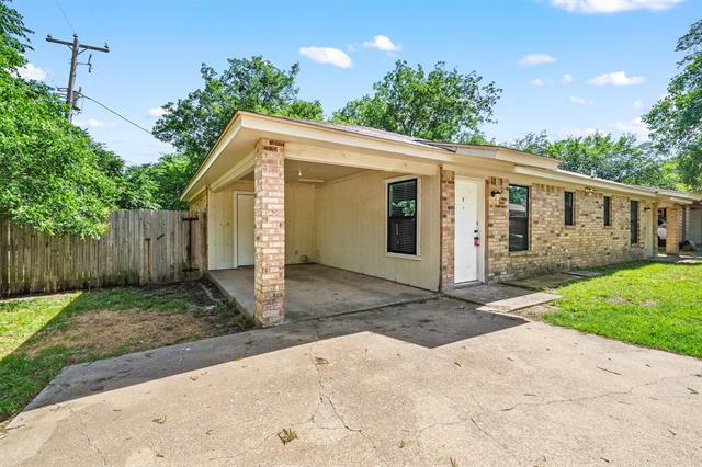 119 Del Rio Ave in Benbrook, TX - Building Photo