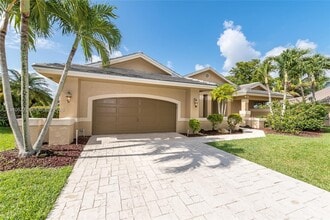 1051 Woodfall Ct in Weston, FL - Building Photo - Building Photo