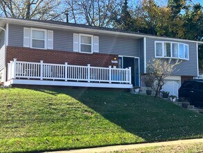 323 Aragona Dr in Fort Washington, MD - Building Photo - Building Photo