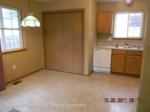 1907 E Front Ave in Coeur d'Alene, ID - Building Photo - Building Photo