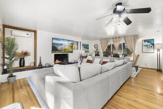 4989 Randlett Dr in La Mesa, CA - Foto de edificio - Building Photo