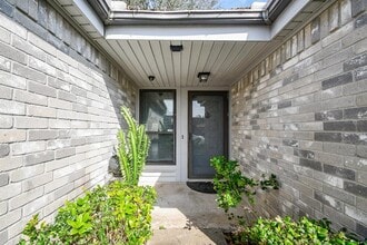 11902 S Fairhollow Ln in Houston, TX - Building Photo - Building Photo
