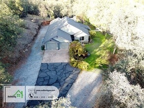 15714 Middletown Park Dr in Redding, CA - Building Photo - Building Photo