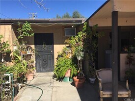 305 Santo Dr in San Jacinto, CA - Building Photo