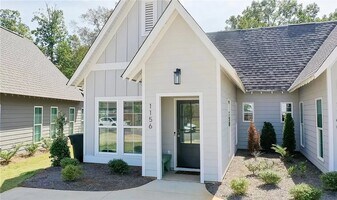 1156 Burrow Cir in Opelika, AL - Building Photo
