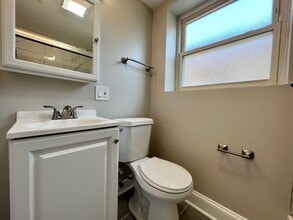 6021 N Fairfield Ave, Unit 2E in Chicago, IL - Building Photo - Building Photo