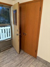 8127 W Appleton Ave in Milwaukee, WI - Foto de edificio - Building Photo