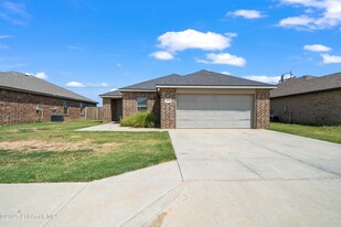 1212 Kingston St in Wolfforth, TX - Building Photo