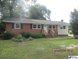 1743 Williamsburg Cir in Florence, SC - Building Photo