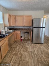 8385 Marx Dr in North Fort Myers, FL - Building Photo - Building Photo