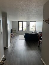 929 Astor N St, Unit 1005 in Milwaukee, WI - Building Photo - Building Photo