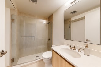 32 W 87th St, Unit 41B in New York, NY - Building Photo - Building Photo