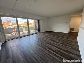 53 Hill Rd, Unit 407 in Belmont, MA - Building Photo