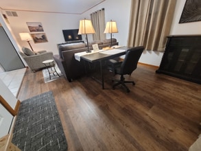 1203 N Main St in Garden City, KS - Building Photo - Building Photo