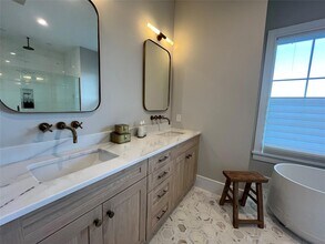 3 Margareta Ct in Westhampton Beach, NY - Building Photo - Building Photo
