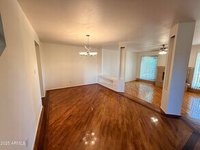 2506 E Shaw Butte Dr in Phoenix, AZ - Building Photo - Building Photo