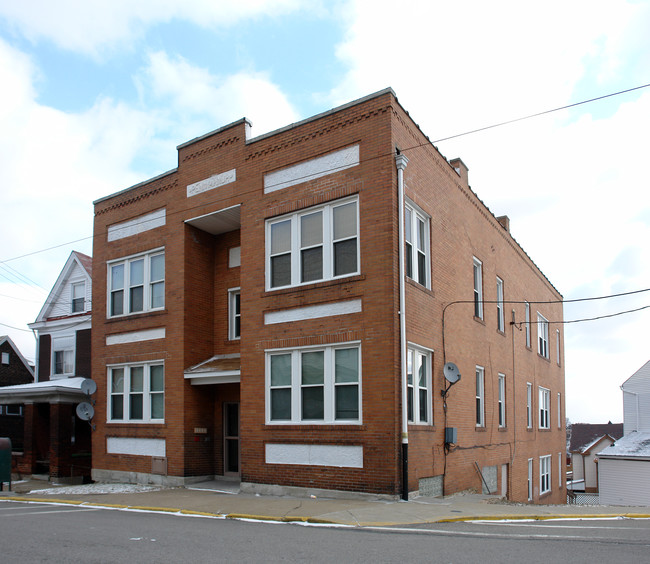 466 Hays Ave in Pittsburgh, PA - Building Photo - Building Photo