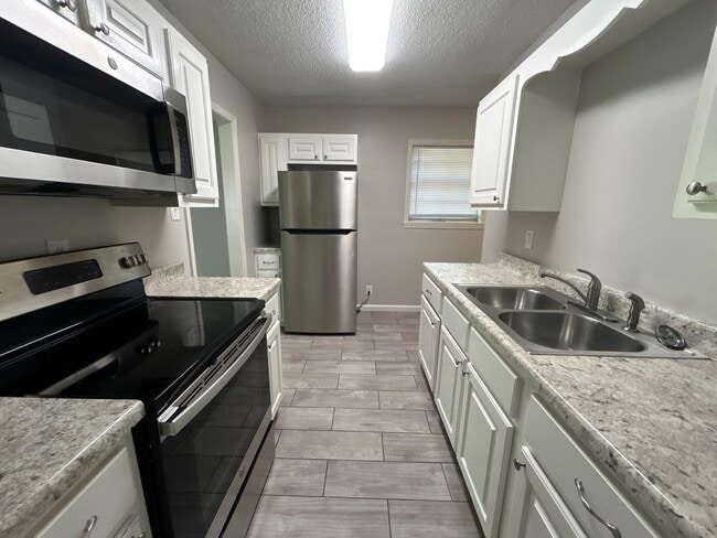 52 Sweetbay Dr in Jackson, TN - Building Photo - Building Photo