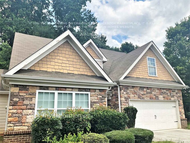 2433 Folsom St in Snellville, GA - Foto de edificio - Building Photo
