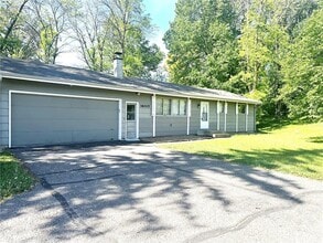 16005 County Rd 6 in Plymouth, MN - Building Photo - Building Photo