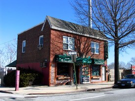 183-01 Horace Harding Expy in Fresh Meadows, NY - Building Photo