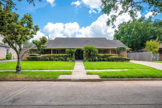property at 5347 Paisley Ln