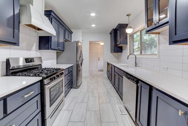 property at 246 E 34th St