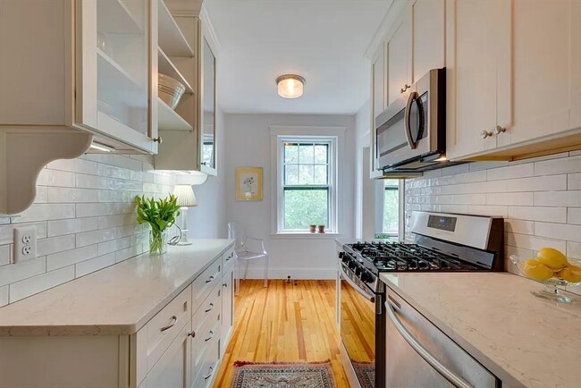 42 Linnaean St in Cambridge, MA - Building Photo - Building Photo