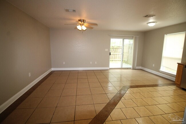 6248 Hamilton Bridge Rd in Milton, FL - Building Photo - Building Photo