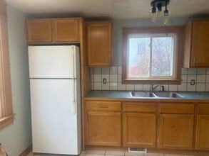 530 High St, Unit 2 in Ionia, MI - Building Photo - Building Photo